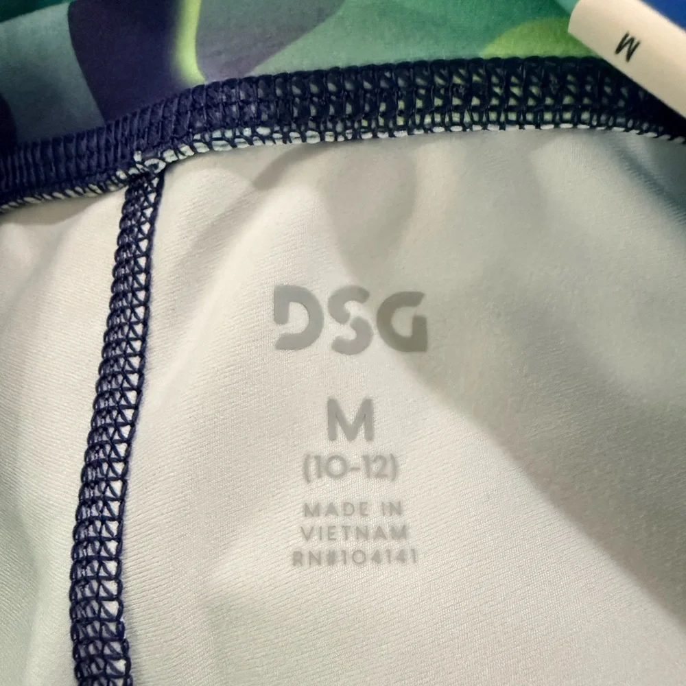 DICK’S sporting Goods‎ Girl’s shredded Ombre Dark Momentum High Rise Leggings M